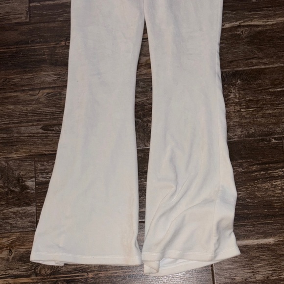 Hello Kitty White Flare Leg Pants & Lace Trim Tank Top - Picture 13 of 14